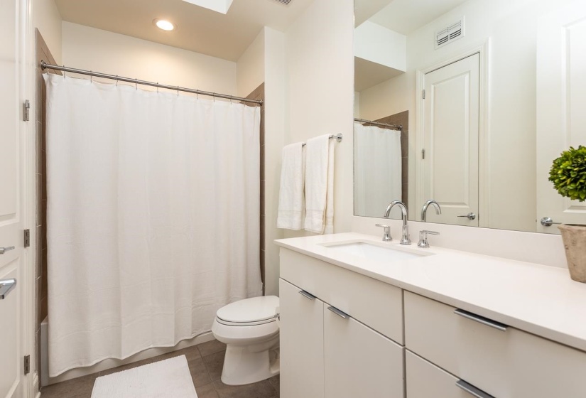 717 RIVERSIDE DR, Memphis, Tennessee 38103, 3 Bedrooms Bedrooms, 6 Rooms Rooms,3 BathroomsBathrooms,Residential,For Sale,RIVERSIDE,10193512