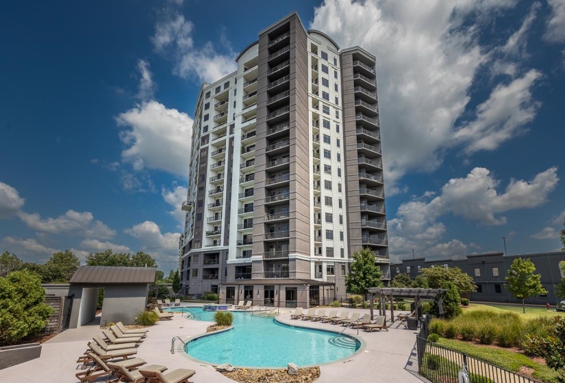 The first new construction, residential condominium tower in Memphis since 1984, the Artesian Residences opened in late 2016.