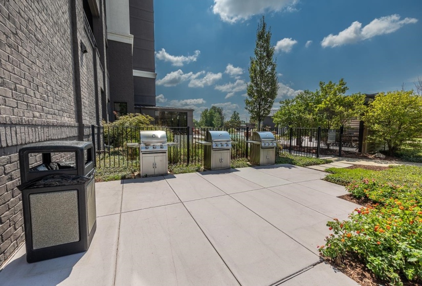 717 RIVERSIDE DR, Memphis, Tennessee 38103, 3 Bedrooms Bedrooms, 6 Rooms Rooms,3 BathroomsBathrooms,Residential,For Sale,RIVERSIDE,10193512