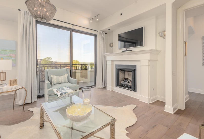 717 RIVERSIDE DR, Memphis, Tennessee 38103, 3 Bedrooms Bedrooms, 6 Rooms Rooms,3 BathroomsBathrooms,Residential,For Sale,RIVERSIDE,10193512