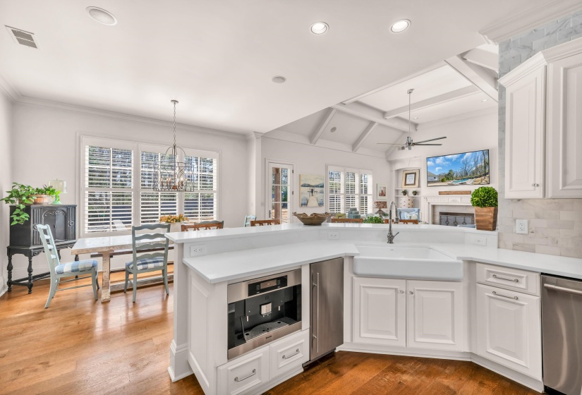 9125 BELLE FLEURS CV, Germantown, Tennessee 38139, 5 Bedrooms Bedrooms, 12 Rooms Rooms,4.2 BathroomsBathrooms,Residential,For Sale,BELLE FLEURS,10193659