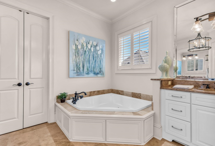 9125 BELLE FLEURS CV, Germantown, Tennessee 38139, 5 Bedrooms Bedrooms, 12 Rooms Rooms,4.2 BathroomsBathrooms,Residential,For Sale,BELLE FLEURS,10193659