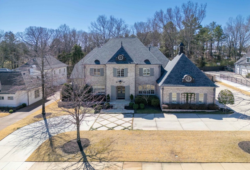 9125 BELLE FLEURS CV, Germantown, Tennessee 38139, 5 Bedrooms Bedrooms, 12 Rooms Rooms,4.2 BathroomsBathrooms,Residential,For Sale,BELLE FLEURS,10193659