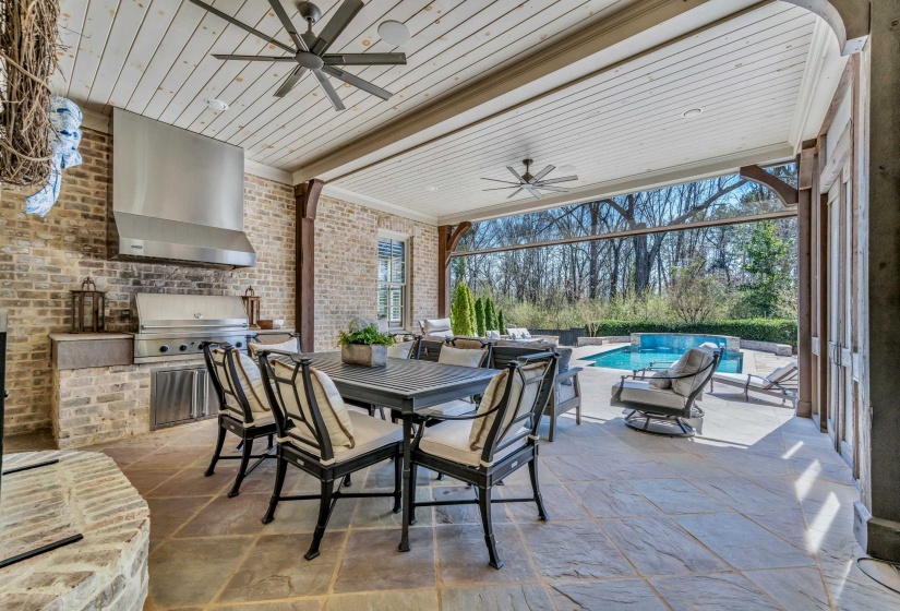 9125 BELLE FLEURS CV, Germantown, Tennessee 38139, 5 Bedrooms Bedrooms, 12 Rooms Rooms,4.2 BathroomsBathrooms,Residential,For Sale,BELLE FLEURS,10193659