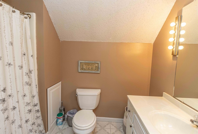 142 TREECE ST, Selmer, Tennessee 38375, 3 Bedrooms Bedrooms, 11 Rooms Rooms,3 BathroomsBathrooms,Residential,For Sale,TREECE,10193709