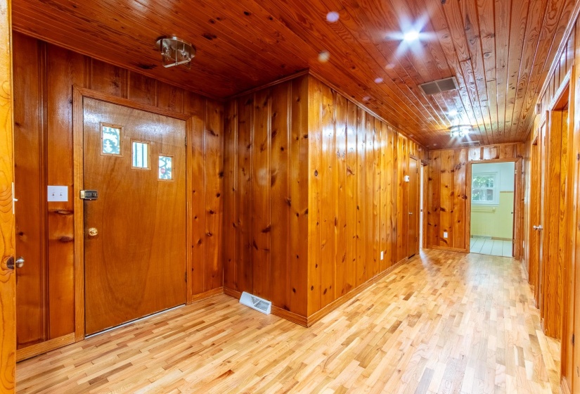 370 BOWEN DR, Savannah, Tennessee 38372, 3 Bedrooms Bedrooms, 9 Rooms Rooms,3 BathroomsBathrooms,Residential,For Sale,BOWEN,10193853