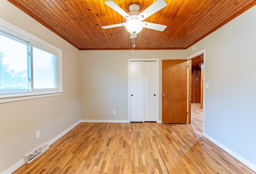 370 BOWEN DR, Savannah, Tennessee 38372, 3 Bedrooms Bedrooms, 9 Rooms Rooms,3 BathroomsBathrooms,Residential,For Sale,BOWEN,10193853