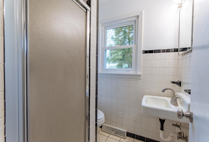 370 BOWEN DR, Savannah, Tennessee 38372, 3 Bedrooms Bedrooms, 9 Rooms Rooms,3 BathroomsBathrooms,Residential,For Sale,BOWEN,10193853