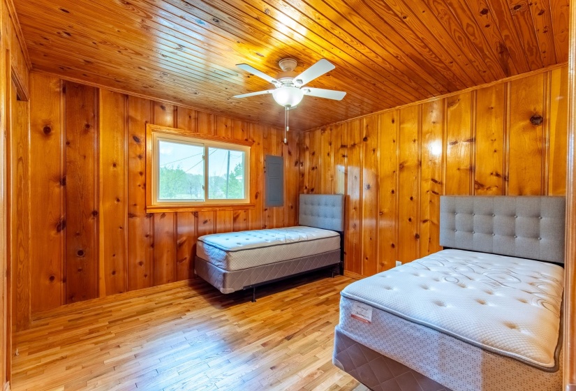 370 BOWEN DR, Savannah, Tennessee 38372, 3 Bedrooms Bedrooms, 9 Rooms Rooms,3 BathroomsBathrooms,Residential,For Sale,BOWEN,10193853