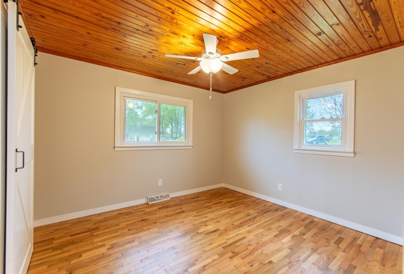 370 BOWEN DR, Savannah, Tennessee 38372, 3 Bedrooms Bedrooms, 9 Rooms Rooms,3 BathroomsBathrooms,Residential,For Sale,BOWEN,10193853