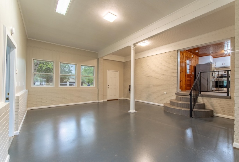 370 BOWEN DR, Savannah, Tennessee 38372, 3 Bedrooms Bedrooms, 9 Rooms Rooms,3 BathroomsBathrooms,Residential,For Sale,BOWEN,10193853