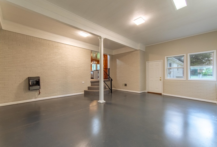 370 BOWEN DR, Savannah, Tennessee 38372, 3 Bedrooms Bedrooms, 9 Rooms Rooms,3 BathroomsBathrooms,Residential,For Sale,BOWEN,10193853