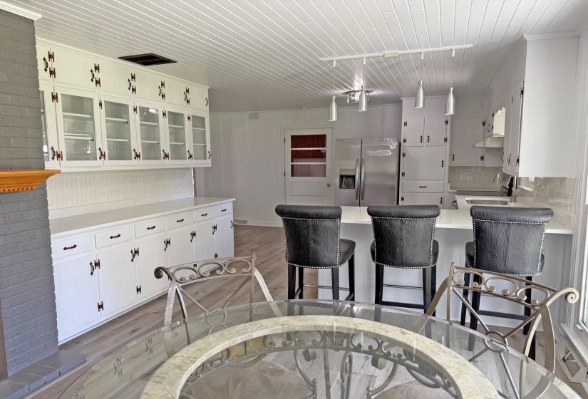 370 BOWEN DR, Savannah, Tennessee 38372, 3 Bedrooms Bedrooms, 9 Rooms Rooms,3 BathroomsBathrooms,Residential,For Sale,BOWEN,10193853