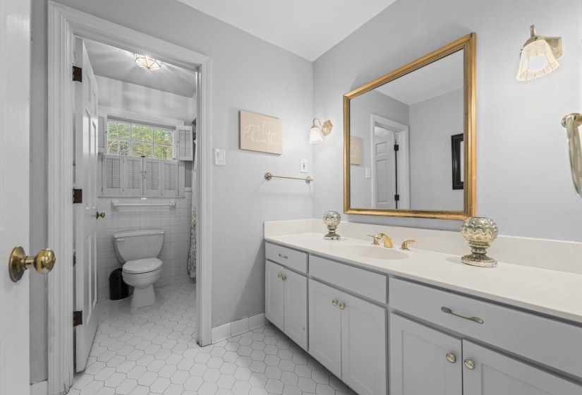 2264 FOREST GROVE CV, Memphis, Tennessee 38119, 5 Bedrooms Bedrooms, 9 Rooms Rooms,3.1 BathroomsBathrooms,Residential,For Sale,FOREST GROVE,10193862