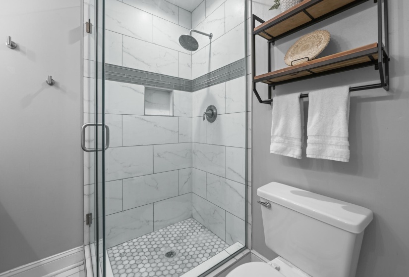 3539 CHARLESWOOD AVE, Memphis, Tennessee 38122, 3 Bedrooms Bedrooms, 7 Rooms Rooms,2 BathroomsBathrooms,Residential,For Sale,CHARLESWOOD,10193909