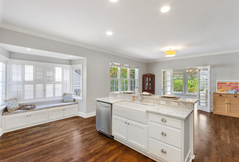 155 ROSE RD, Memphis, Tennessee 38117, 4 Bedrooms Bedrooms, 10 Rooms Rooms,3 BathroomsBathrooms,Residential,For Sale,ROSE,10193950