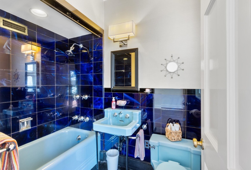 (This 4th bedroom was used as a Den/Flex/Play Room with bath)