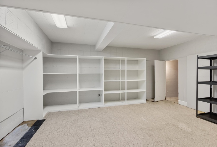 155 ROSE RD, Memphis, Tennessee 38117, 4 Bedrooms Bedrooms, 10 Rooms Rooms,3 BathroomsBathrooms,Residential,For Sale,ROSE,10193950