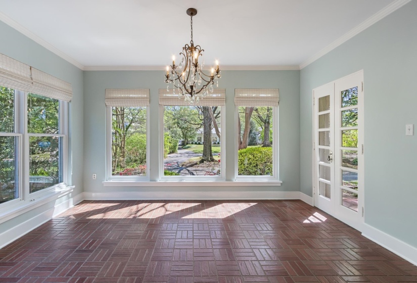 155 ROSE RD, Memphis, Tennessee 38117, 4 Bedrooms Bedrooms, 10 Rooms Rooms,3 BathroomsBathrooms,Residential,For Sale,ROSE,10193950