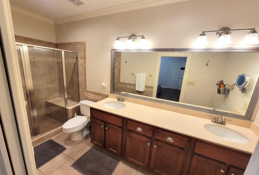 749 ECHLES CT, Memphis, Tennessee 38111, 5 Bedrooms Bedrooms, 8 Rooms Rooms,3 BathroomsBathrooms,Residential,For Sale,ECHLES,10193989