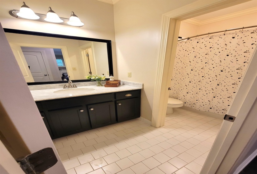 749 ECHLES CT, Memphis, Tennessee 38111, 5 Bedrooms Bedrooms, 8 Rooms Rooms,3 BathroomsBathrooms,Residential,For Sale,ECHLES,10193989