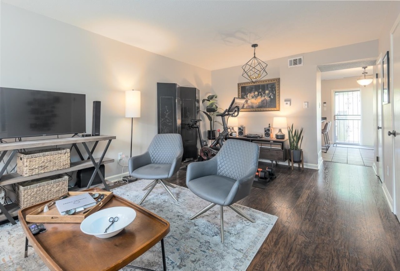 5718 QUINCE RD, Memphis, Tennessee 38119, 2 Bedrooms Bedrooms, 5 Rooms Rooms,1.1 BathroomsBathrooms,Residential,For Sale,QUINCE,10193995