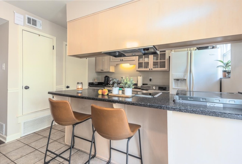 5718 QUINCE RD, Memphis, Tennessee 38119, 2 Bedrooms Bedrooms, 5 Rooms Rooms,1.1 BathroomsBathrooms,Residential,For Sale,QUINCE,10193995