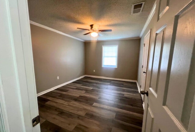 4710 HILLBROOK RD, Memphis, Tennessee 38109, 4 Bedrooms Bedrooms, 6 Rooms Rooms,2 BathroomsBathrooms,Residential,For Sale,HILLBROOK,10194066