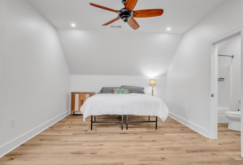 70 NATIVE LEAF CV, Savannah, Tennessee 38372, 6 Bedrooms Bedrooms, 19 Rooms Rooms,5.1 BathroomsBathrooms,Residential,For Sale,NATIVE LEAF,10193535