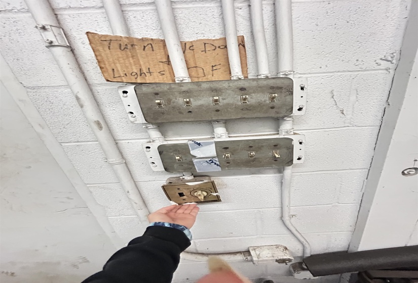 11381 MACON RD, Eads, Tennessee 38028, 2 Bedrooms Bedrooms, 5 Rooms Rooms,1 BathroomBathrooms,Residential,For Sale,MACON,10189510