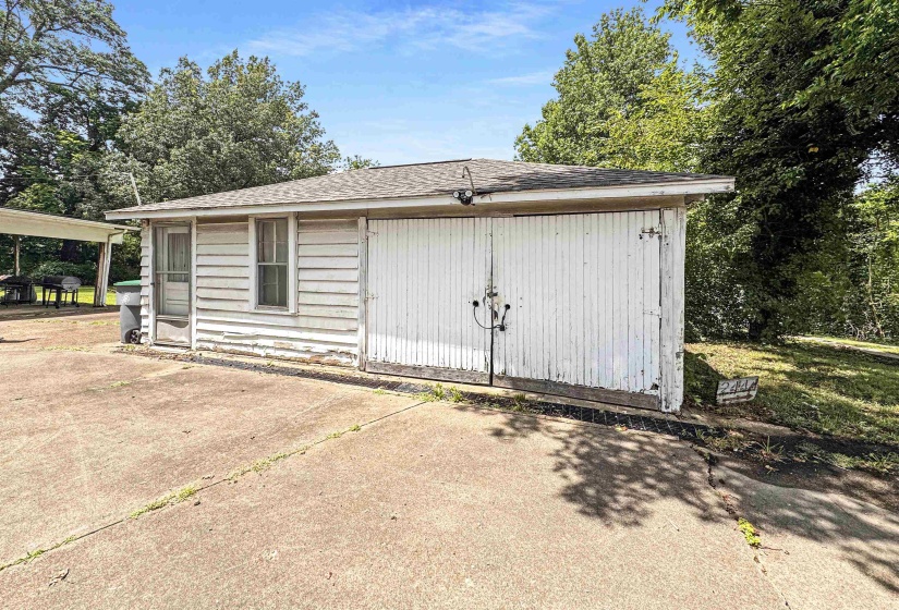 2436 FRAYSER BLVD, Memphis, Tennessee 38127, 4 Bedrooms Bedrooms, 10 Rooms Rooms,2 BathroomsBathrooms,Residential,For Sale,FRAYSER,10194670
