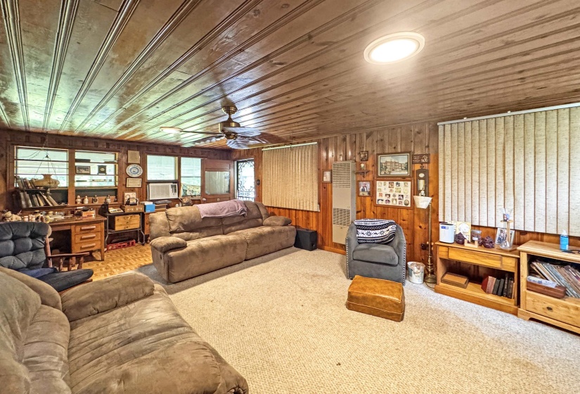 2436 FRAYSER BLVD, Memphis, Tennessee 38127, 4 Bedrooms Bedrooms, 10 Rooms Rooms,2 BathroomsBathrooms,Residential,For Sale,FRAYSER,10194670