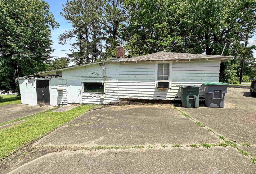 2436 FRAYSER BLVD, Memphis, Tennessee 38127, 4 Bedrooms Bedrooms, 10 Rooms Rooms,2 BathroomsBathrooms,Residential,For Sale,FRAYSER,10194670
