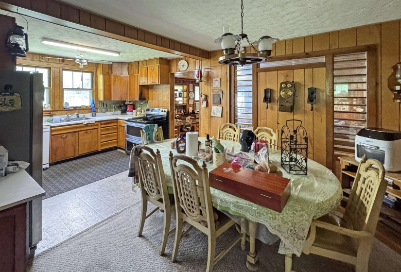 2436 FRAYSER BLVD, Memphis, Tennessee 38127, 4 Bedrooms Bedrooms, 10 Rooms Rooms,2 BathroomsBathrooms,Residential,For Sale,FRAYSER,10194670