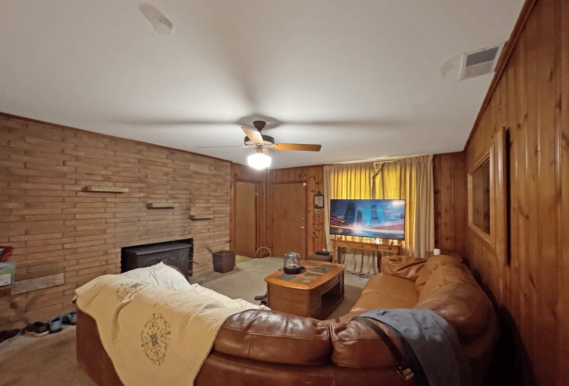 2436 FRAYSER BLVD, Memphis, Tennessee 38127, 4 Bedrooms Bedrooms, 10 Rooms Rooms,2 BathroomsBathrooms,Residential,For Sale,FRAYSER,10194670