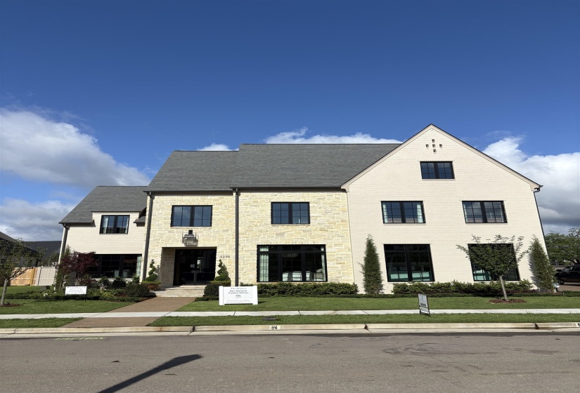 View of front of home featuring a front yard