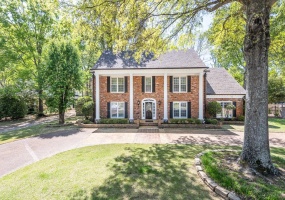 9443 DOGWOOD ESTATES DR, Germantown, Tennessee 38139, 6 Bedrooms Bedrooms, 12 Rooms Rooms,5 BathroomsBathrooms,Residential,For Sale,DOGWOOD ESTATES,10194841