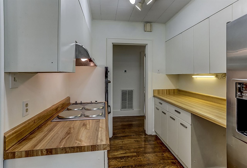 2232 WASHINGTON AVE, Memphis, Tennessee 38104, 2 Bedrooms Bedrooms, 6 Rooms Rooms,2 BathroomsBathrooms,Rental Properties,For Sale,WASHINGTON,10194967