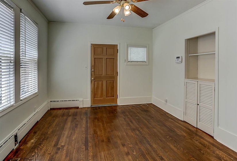 2232 WASHINGTON AVE, Memphis, Tennessee 38104, 2 Bedrooms Bedrooms, 6 Rooms Rooms,2 BathroomsBathrooms,Rental Properties,For Sale,WASHINGTON,10194967