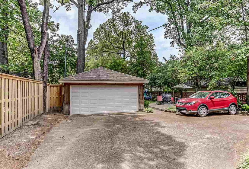 2232 WASHINGTON AVE, Memphis, Tennessee 38104, 2 Bedrooms Bedrooms, 6 Rooms Rooms,2 BathroomsBathrooms,Rental Properties,For Sale,WASHINGTON,10194967