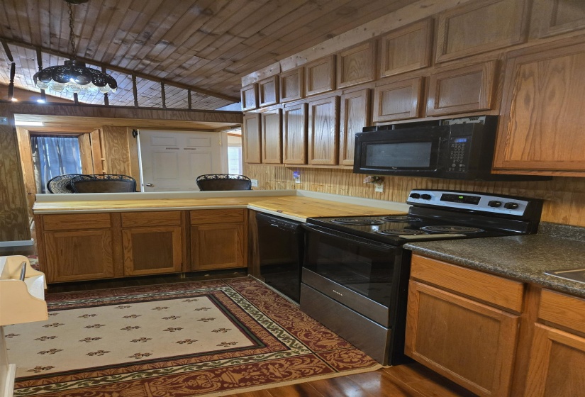 4190 COUNTY HOME RD, Savannah, Tennessee 38372, 2 Bedrooms Bedrooms, 4 Rooms Rooms,1 BathroomBathrooms,Residential,For Sale,COUNTY HOME,10194948