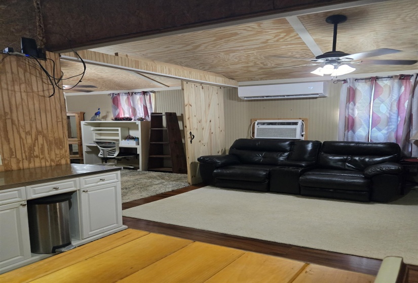 4190 COUNTY HOME RD, Savannah, Tennessee 38372, 2 Bedrooms Bedrooms, 4 Rooms Rooms,1 BathroomBathrooms,Residential,For Sale,COUNTY HOME,10194948