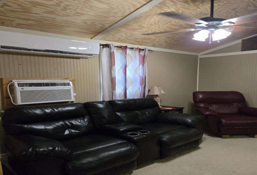 4190 COUNTY HOME RD, Savannah, Tennessee 38372, 2 Bedrooms Bedrooms, 4 Rooms Rooms,1 BathroomBathrooms,Residential,For Sale,COUNTY HOME,10194948