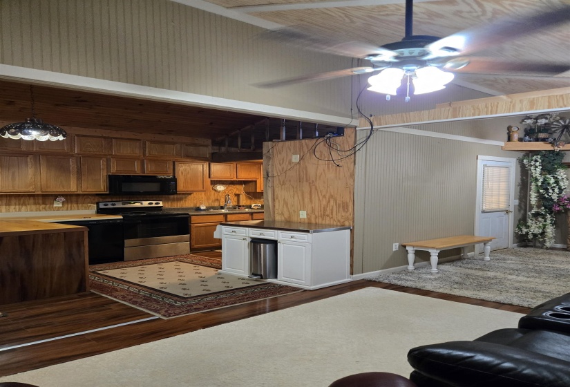 4190 COUNTY HOME RD, Savannah, Tennessee 38372, 2 Bedrooms Bedrooms, 4 Rooms Rooms,1 BathroomBathrooms,Residential,For Sale,COUNTY HOME,10194948