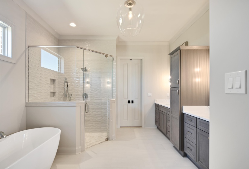 1343 KATE DR, Collierville, Tennessee 38017, 5 Bedrooms Bedrooms, 10 Rooms Rooms,4.1 BathroomsBathrooms,Residential,For Sale,KATE,10195039