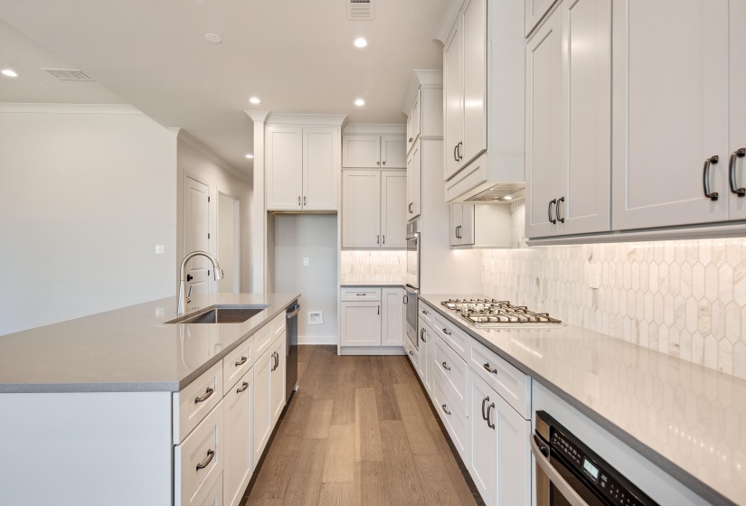 536 WHEATON PARK CT, Memphis, Tennessee 38120, 4 Bedrooms Bedrooms, 9 Rooms Rooms,4.1 BathroomsBathrooms,Residential,For Sale,WHEATON PARK,10195042