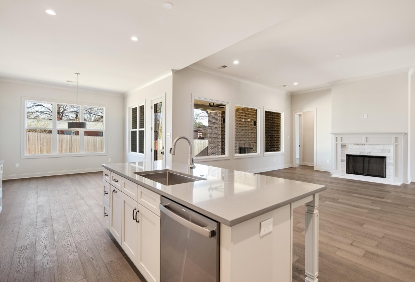 536 WHEATON PARK CT, Memphis, Tennessee 38120, 4 Bedrooms Bedrooms, 9 Rooms Rooms,4.1 BathroomsBathrooms,Residential,For Sale,WHEATON PARK,10195042