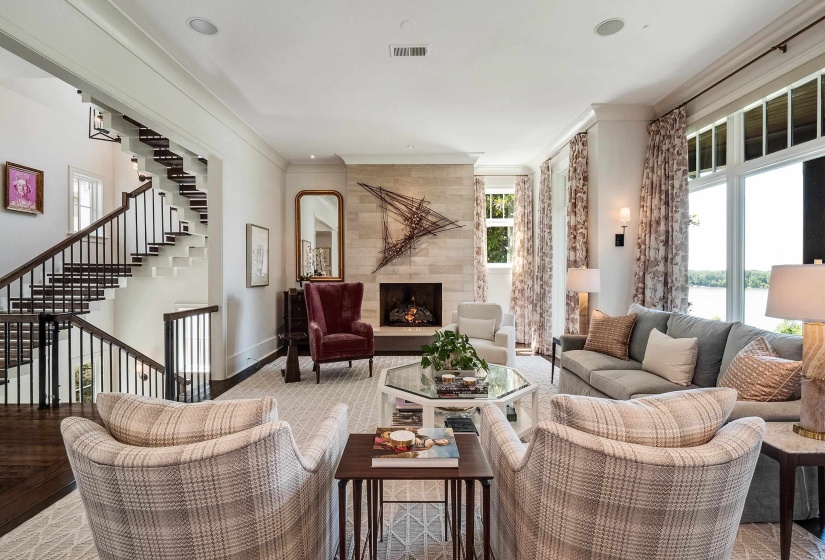 551 MAGNOLIA MOUND DR, Memphis, Tennessee 38103, 4 Bedrooms Bedrooms, 10 Rooms Rooms,5.1 BathroomsBathrooms,Residential,For Sale,MAGNOLIA MOUND,10195111