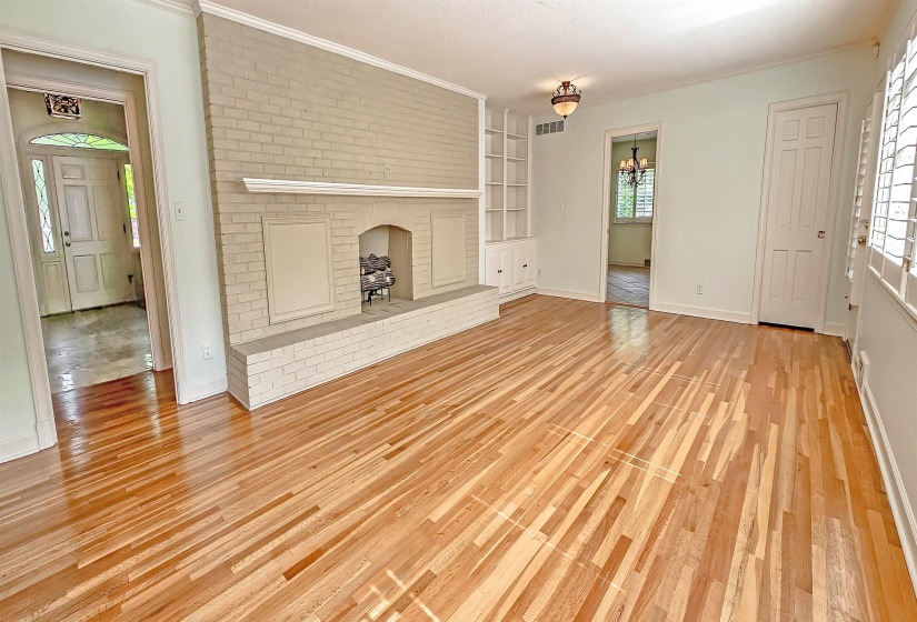 154 PERKINS EXT, Memphis, Tennessee 38117, 4 Bedrooms Bedrooms, 11 Rooms Rooms,3.1 BathroomsBathrooms,Residential,For Sale,PERKINS,10195190