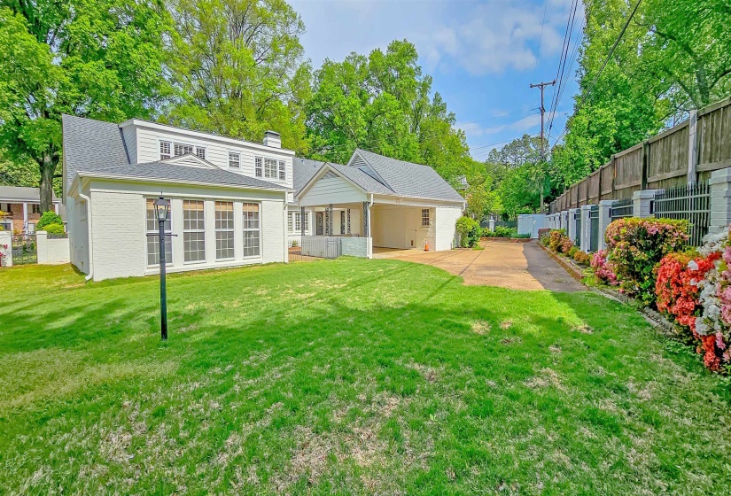 154 PERKINS EXT, Memphis, Tennessee 38117, 4 Bedrooms Bedrooms, 11 Rooms Rooms,3.1 BathroomsBathrooms,Residential,For Sale,PERKINS,10195190